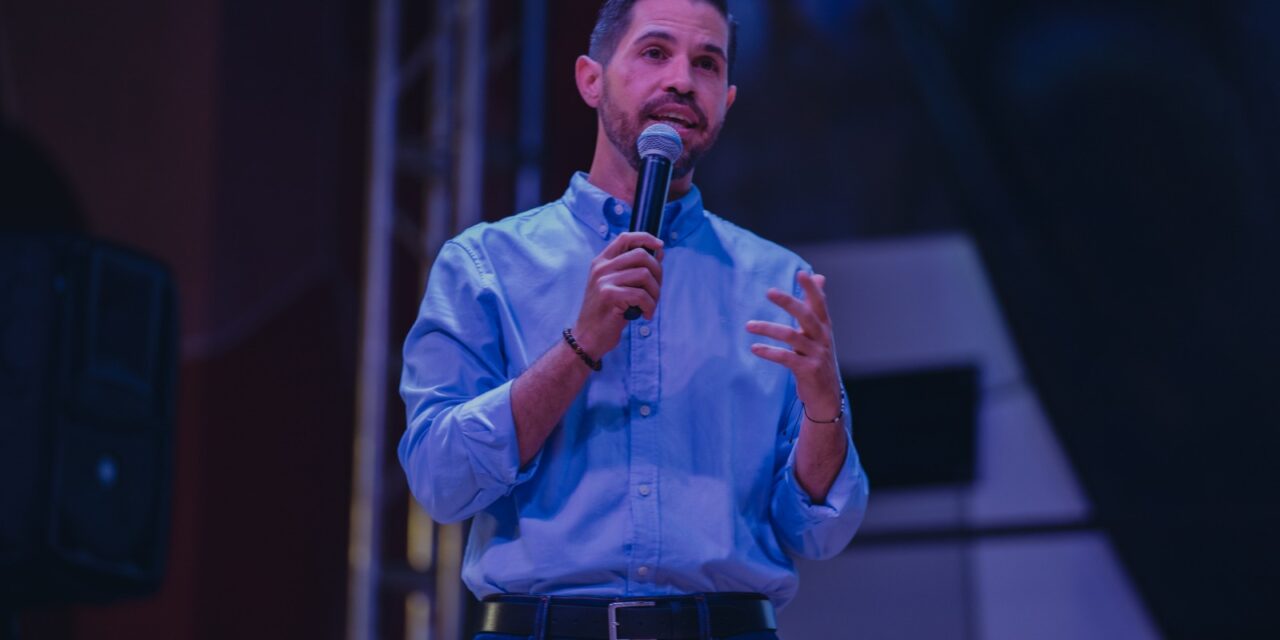 Alcalde de San Germán da su bendición a Rosachely Rivera como nueva secretaria de Estado